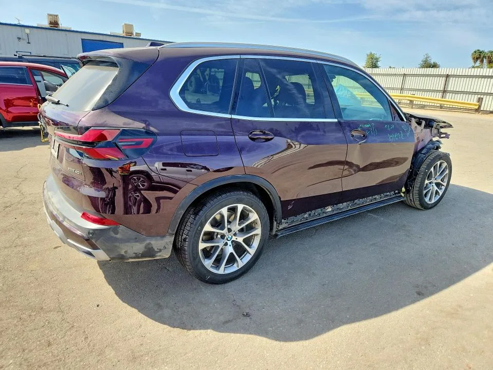 5UX23EU08S9Y84144 — 2025 BMW X5 photo 3