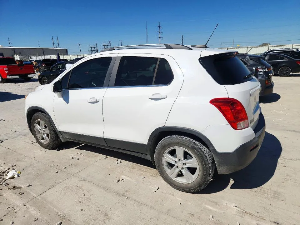 3GNCJLSB0FL248360 — 2015 CHEVROLET TRAX photo 2