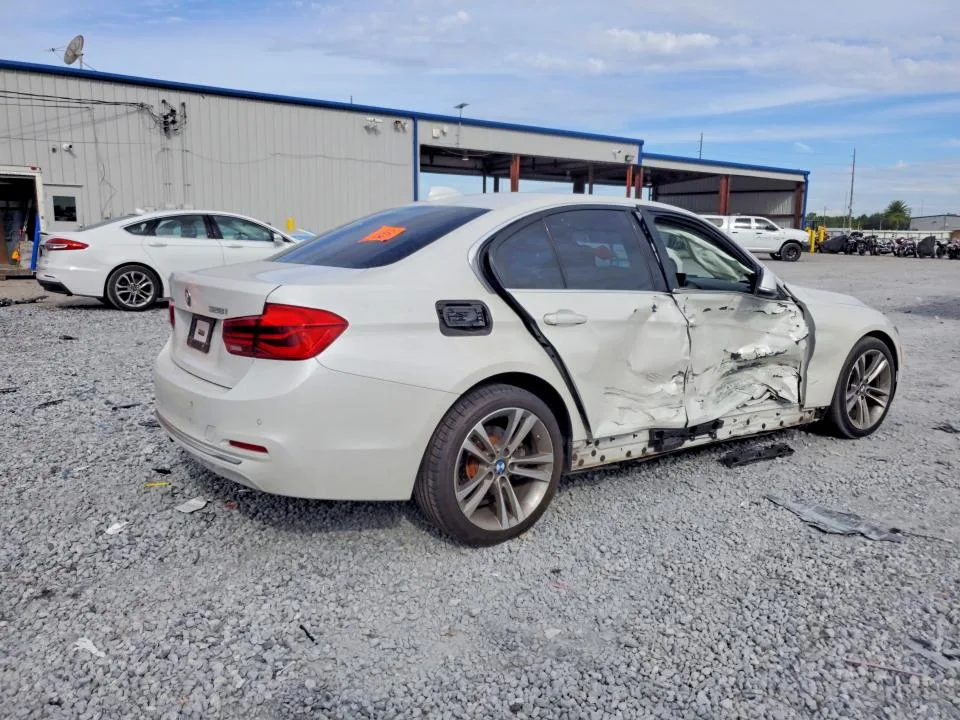 WBA8E3G51GNU04748 — 2016 BMW 328 photo 3