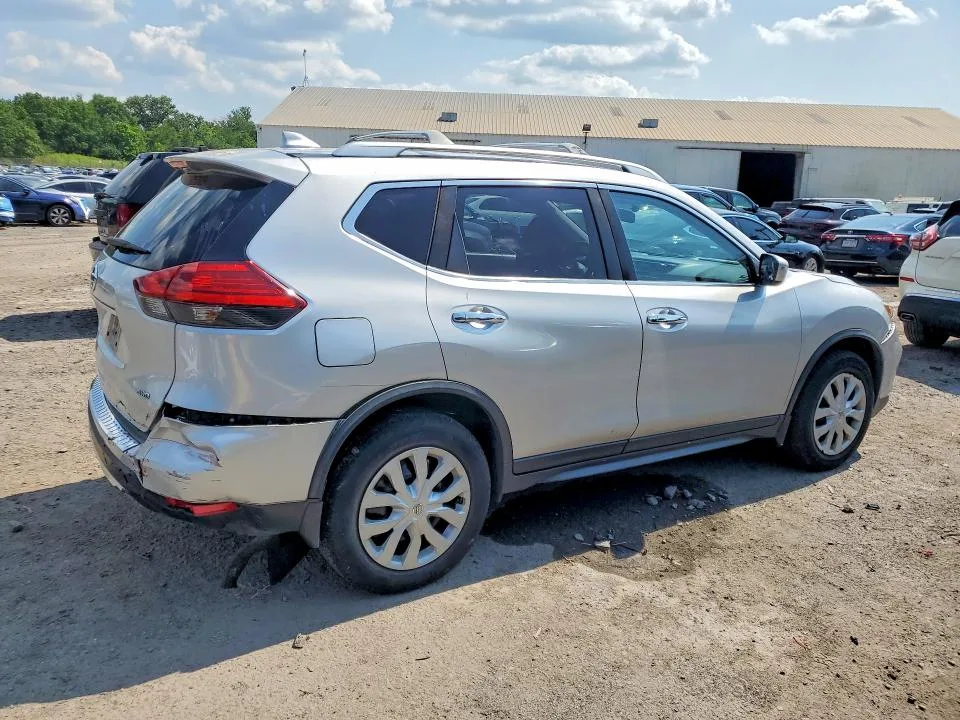 JN8AT2MV4HW020410 — 2017 NISSAN ROGUE photo 3
