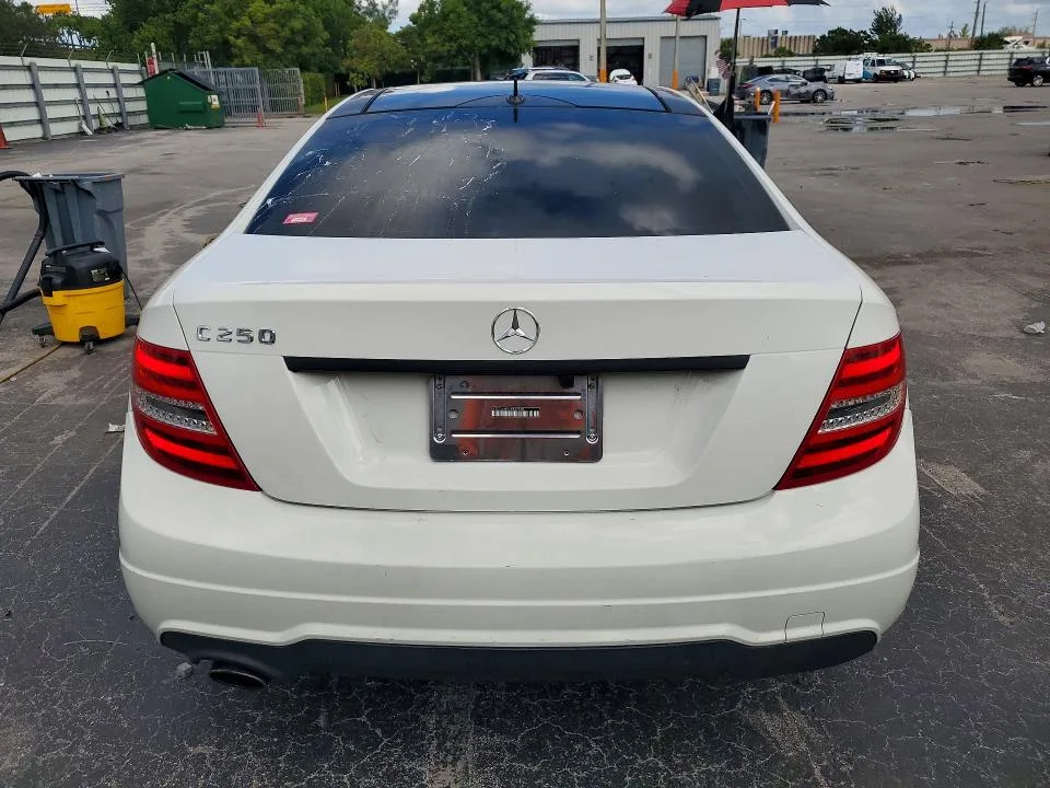 WDDGJ4HB7CF847548 — 2012 MERCEDES-BENZ C photo 6