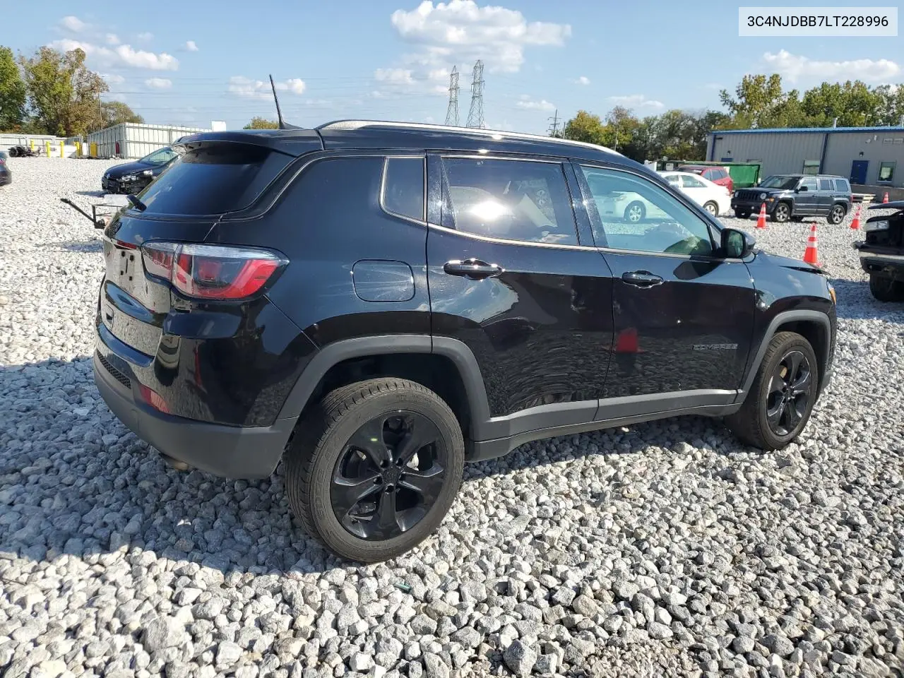 Photo 4 of vehicle VIN 3C4NJDBB7LT228996