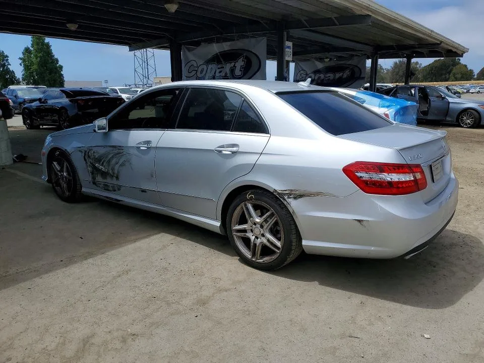WDDHF5GB1BA267575 — 2011 MERCEDES-BENZ E photo 2