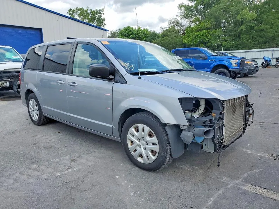 2C4RDGBG5JR143516 — 2018 DODGE GRAND CARAVAN photo 4