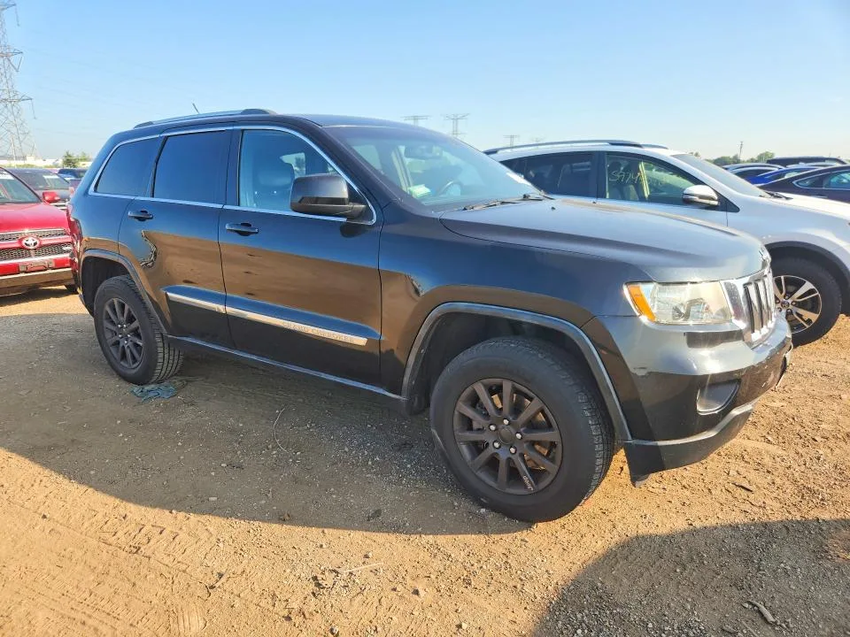 1J4RR4GT2BC571800 — 2011 JEEP GRAND CHEROKEE photo 4