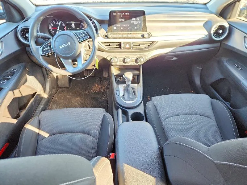3KPF24AD6PE673048 — 2023 KIA FORTE photo 8