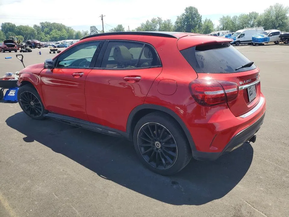 WDCTG4GB0JJ462992 — 2018 MERCEDES-BENZ GLA photo 2