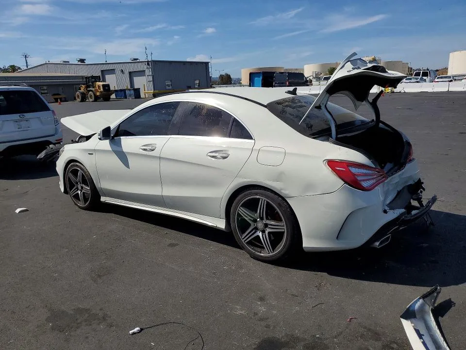 WDDSJ4EB8FN201010 — 2015 MERCEDES-BENZ CLA photo 2