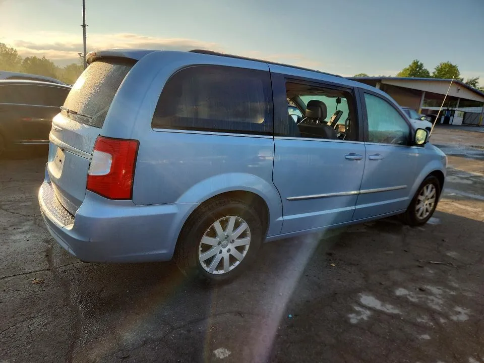 2C4RC1BG6DR564889 — 2013 CHRYSLER TOWN & COUNTRY photo 3