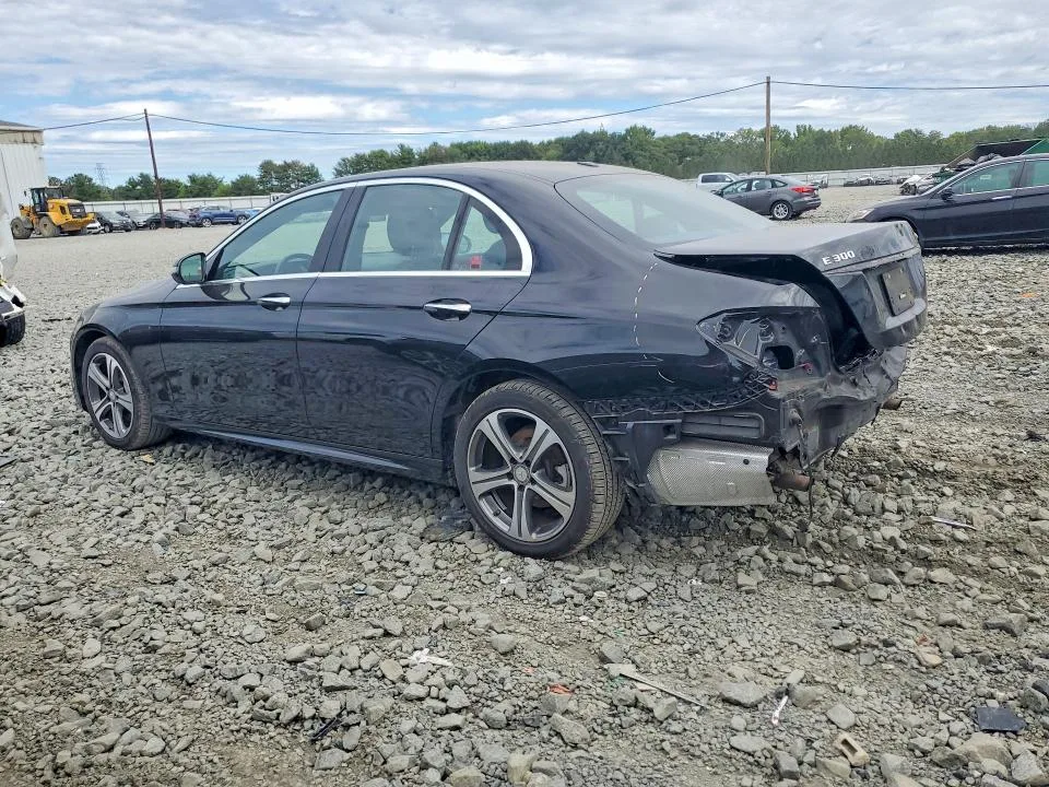 WDDZF4KB3HA184437 — 2017 MERCEDES-BENZ E photo 2