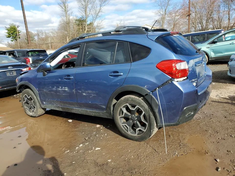 JF2GPACC6E8319354 — 2014 SUBARU XV CROSSTREK photo 2