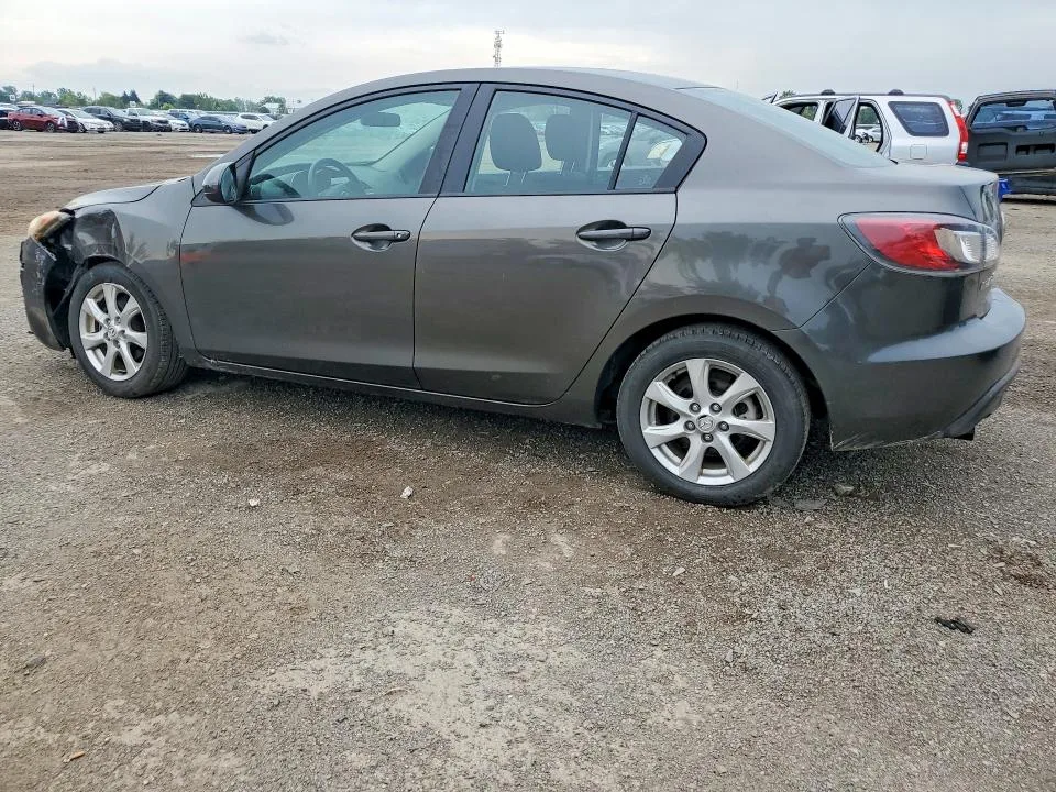 JM1BL1UF2B1369198 — 2011 MAZDA 3 photo 2