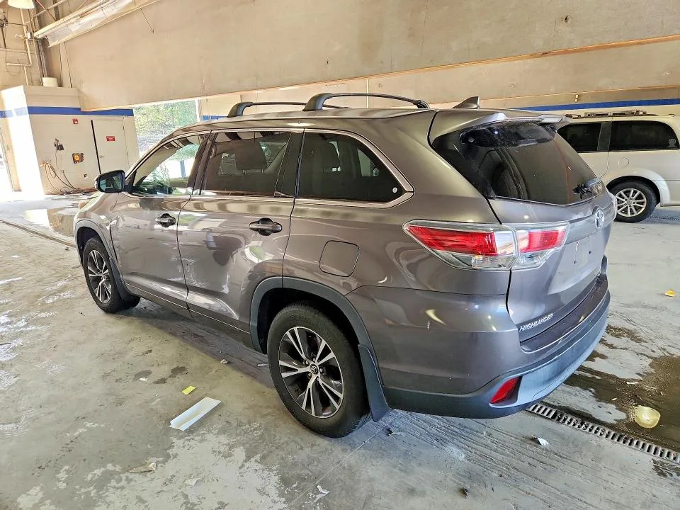 5TDJKRFH1GS310231 — 2016 TOYOTA HIGHLANDER photo 2