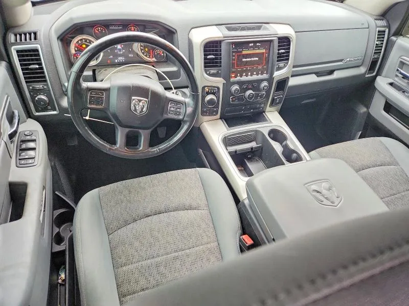 1C6RR7TM4JS267594 — 2018 RAM 1500 photo 8