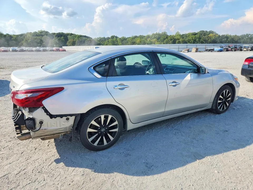 1N4AL3APXJC203217 — 2018 NISSAN ALTIMA photo 3