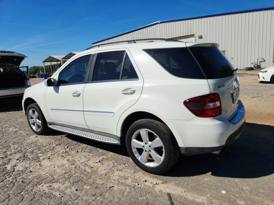 4JGBB86E38A431230 — 2008 MERCEDES-BENZ ML photo 2