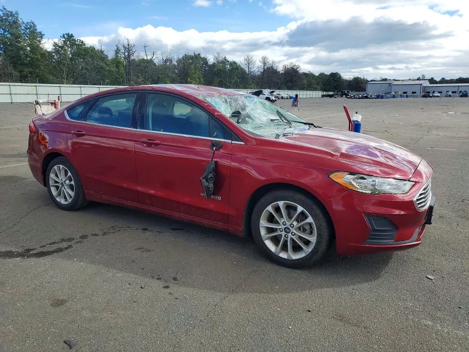 3FA6P0LU6KR111195 — 2019 FORD FUSION photo 4