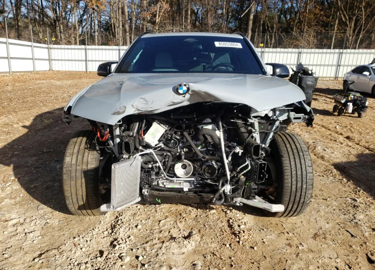 5UX33EU02S9W63434 — 2025 BMW X5 photo 4