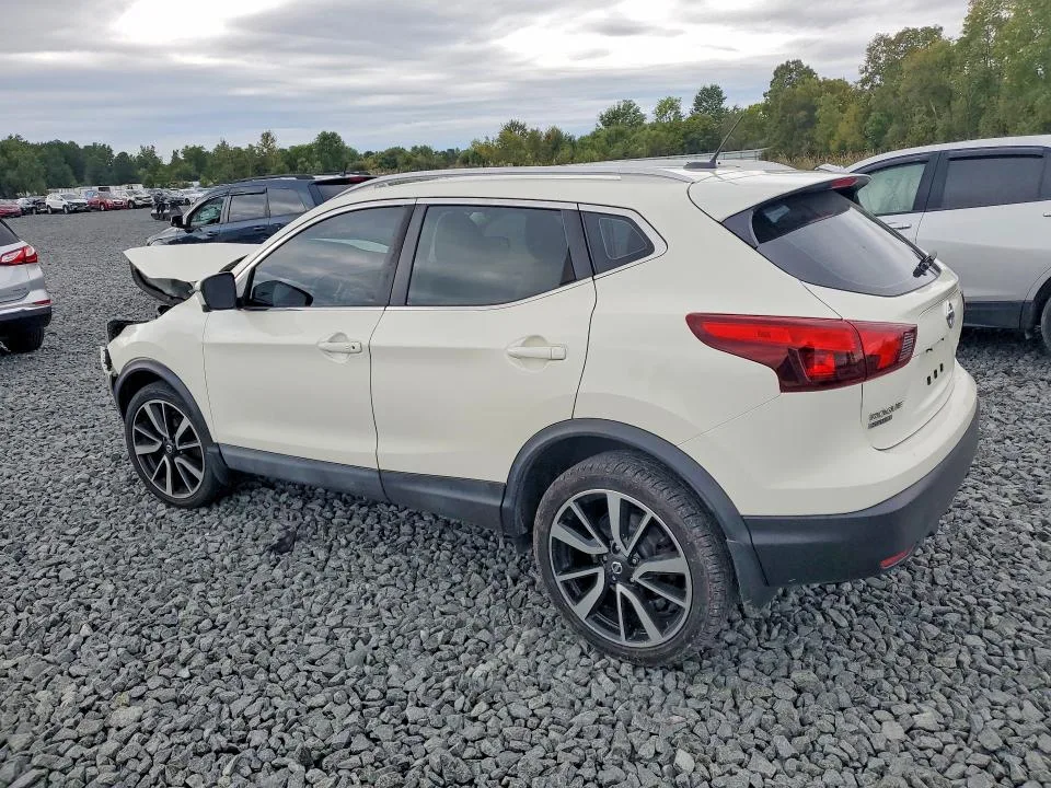 JN1BJ1CR2HW107116 — 2017 NISSAN ROGUE SPORT photo 2