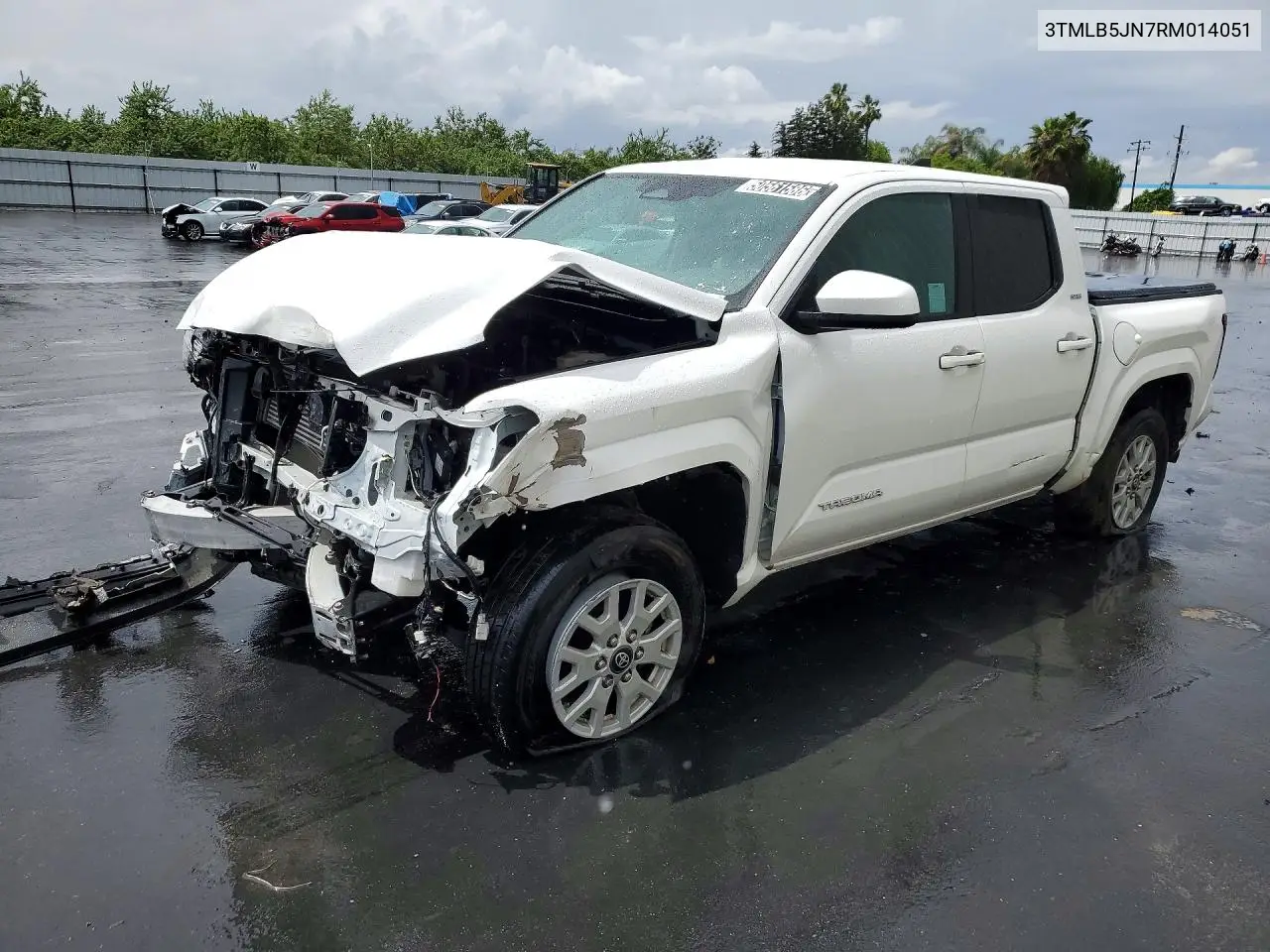 Photo 2 of vehicle VIN 3TMLB5JN7RM014051