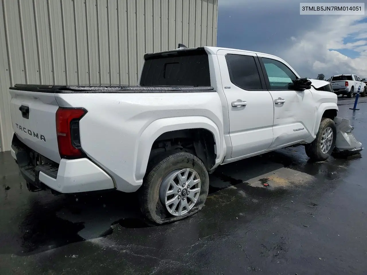 Photo 4 of vehicle VIN 3TMLB5JN7RM014051