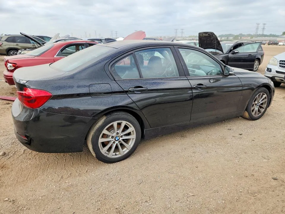 WBA8E5G56GNU22173 — 2016 BMW 320 photo 3