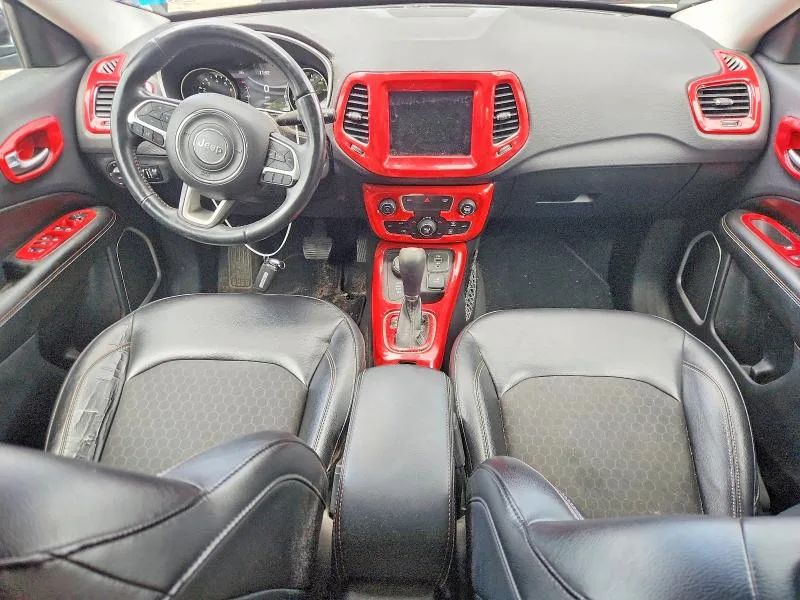 3C4NJDBB3JT107640 — 2018 JEEP COMPASS photo 8