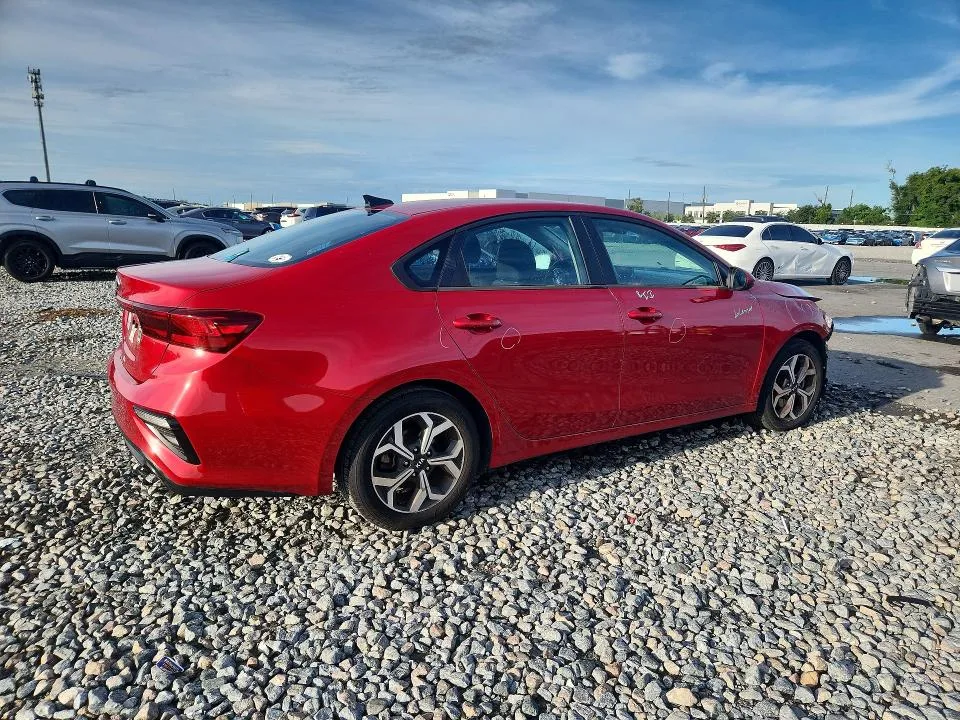 3KPF24ADXME326074 — 2021 KIA FORTE photo 3