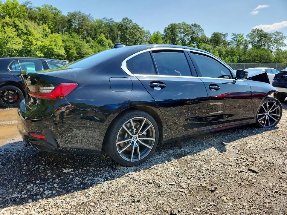3MW5R7J00L8B24621 — 2020 BMW 330XI photo 3