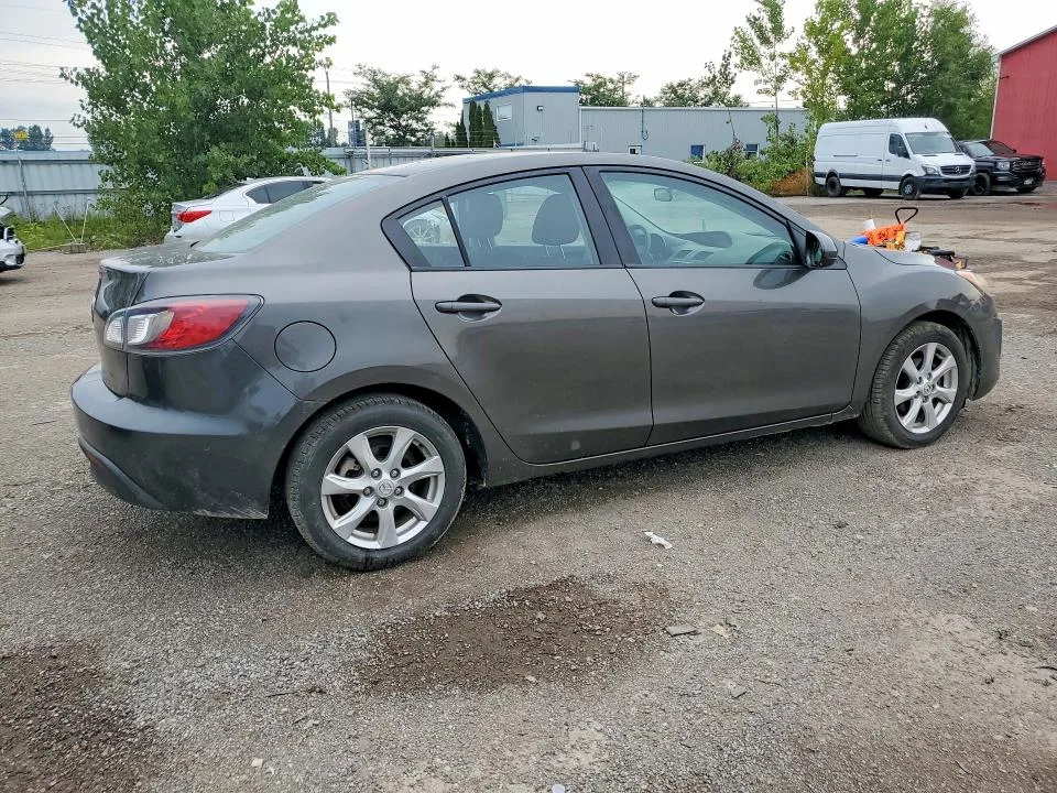 JM1BL1UF2B1369198 — 2011 MAZDA 3 photo 3