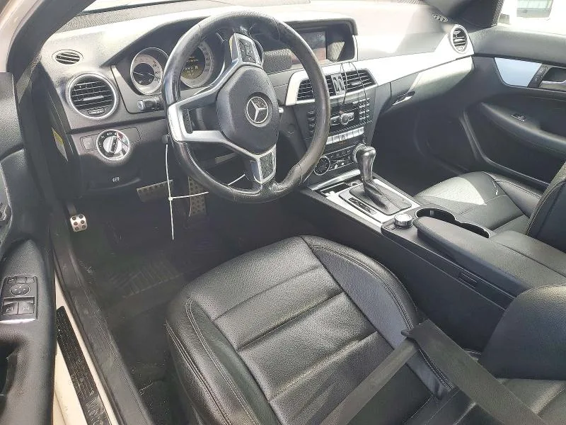 WDDGJ4HB7CF847548 — 2012 MERCEDES-BENZ C photo 8
