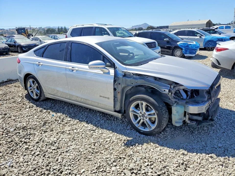 3FA6P0LU0JR242668 — 2018 FORD FUSION photo 4