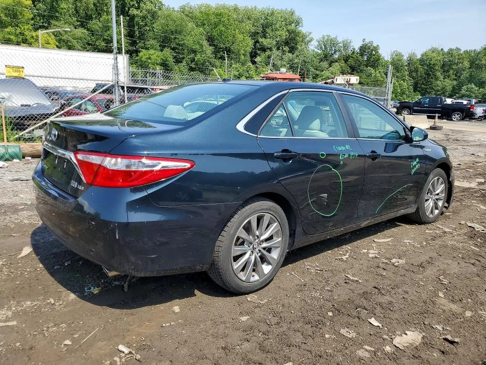 4T1BD1FK0HU205829 — 2017 TOYOTA CAMRY HYBRID photo 3