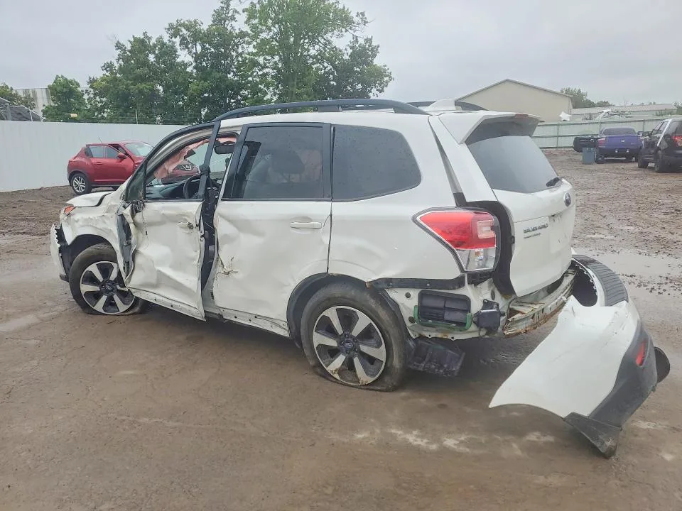 JF2SJAGC8HH482226 — 2017 SUBARU FORESTER photo 2