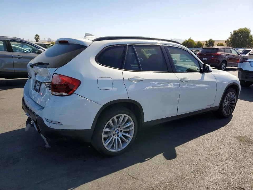 WBAVL1C51DVR88681 — 2013 BMW X1 photo 3