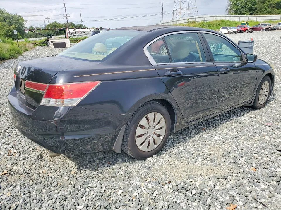 1HGCP2F39BA142884 — 2011 HONDA ACCORD photo 3