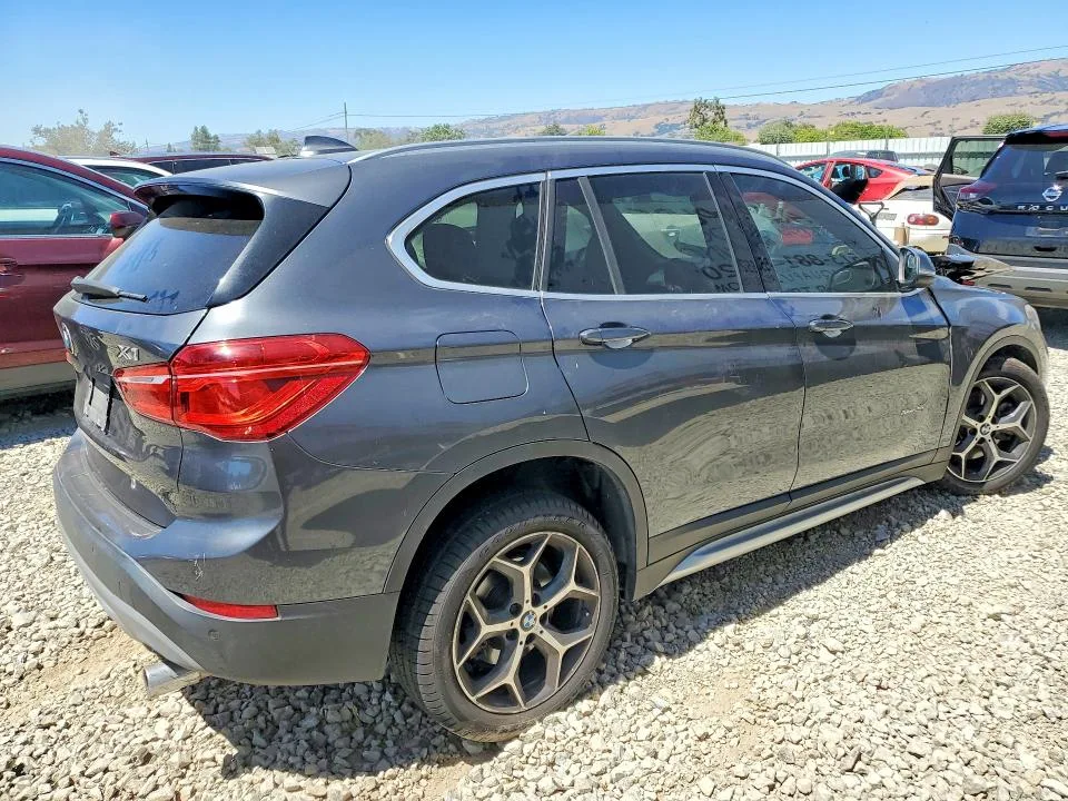 WBXHT3C38G5E51276 — 2016 BMW X1 photo 3