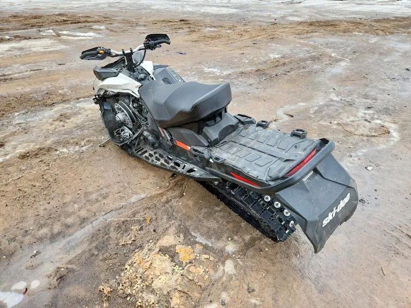 2T3BFREV9DW008650 — 2019 SKI-DOO UNKNOWN photo 3