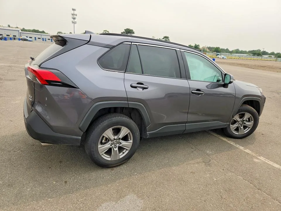 2T3P1RFV3RC476076 — 2024 TOYOTA RAV4 photo 3
