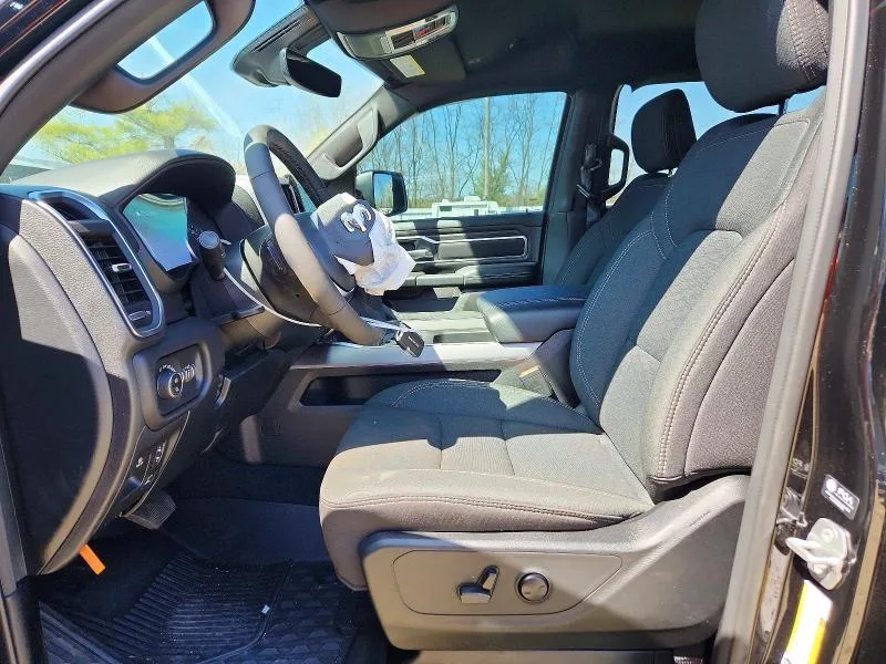 1C6SRFFP6TN277580 — 2026 RAM 1500 photo 7