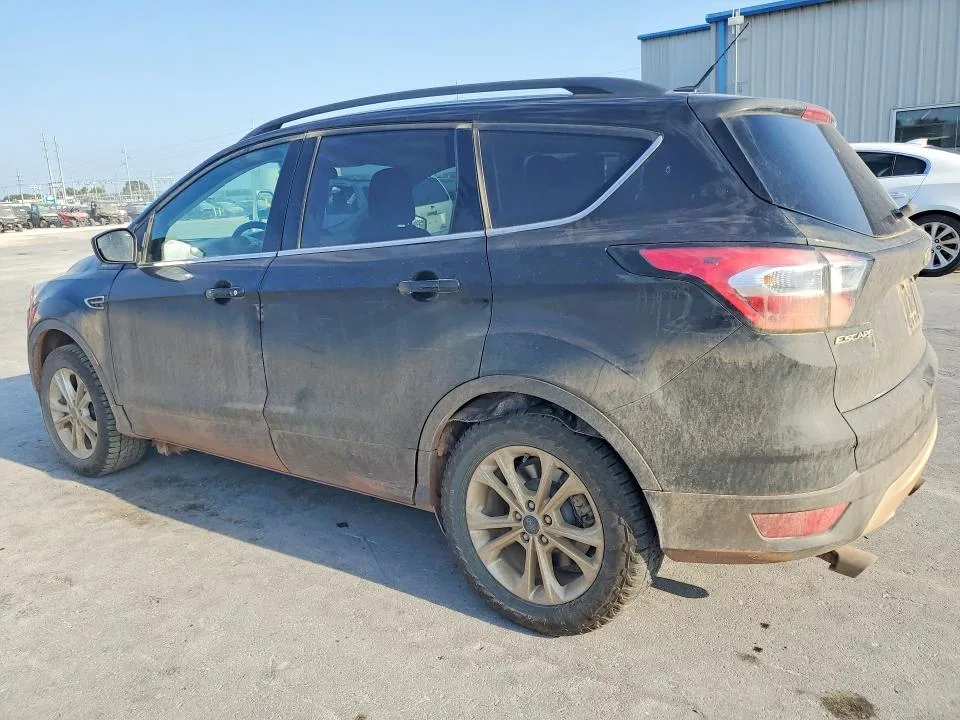 1FMCU9GD8JUC86488 — 2018 FORD ESCAPE photo 2