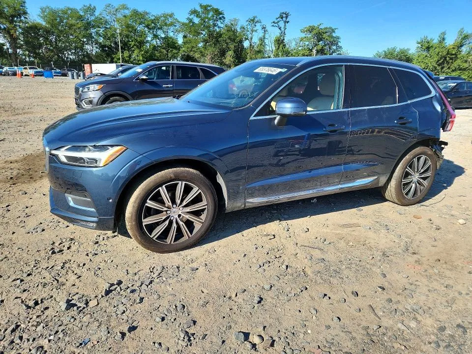 YV4102RL1J1043042 — 2018 VOLVO XC60 photo 1