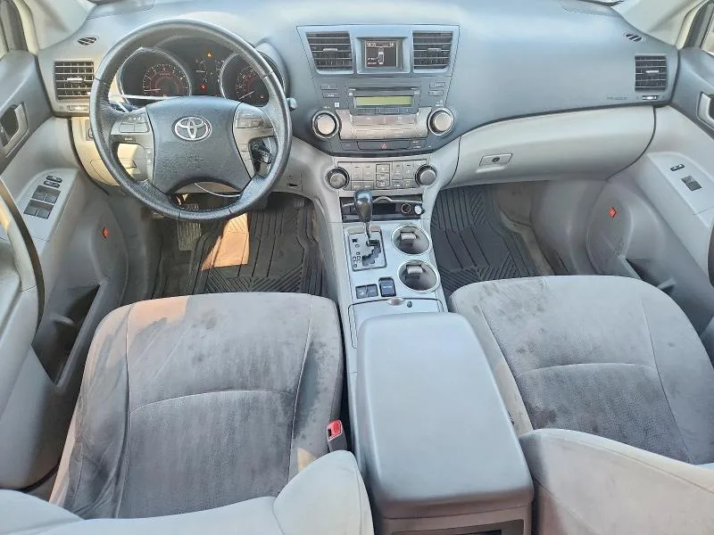 5TDEK3EH8AS002030 — 2010 TOYOTA HIGHLANDER photo 8