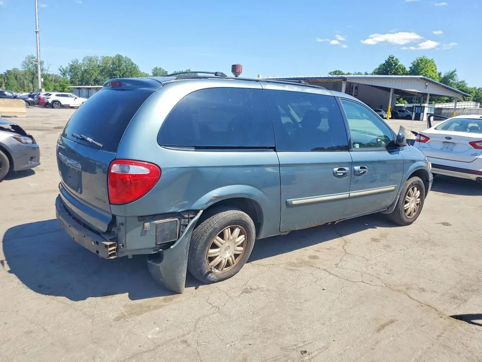 2A4GP54L36R796344 — 2006 CHRYSLER TOWN & COUNTRY photo 3