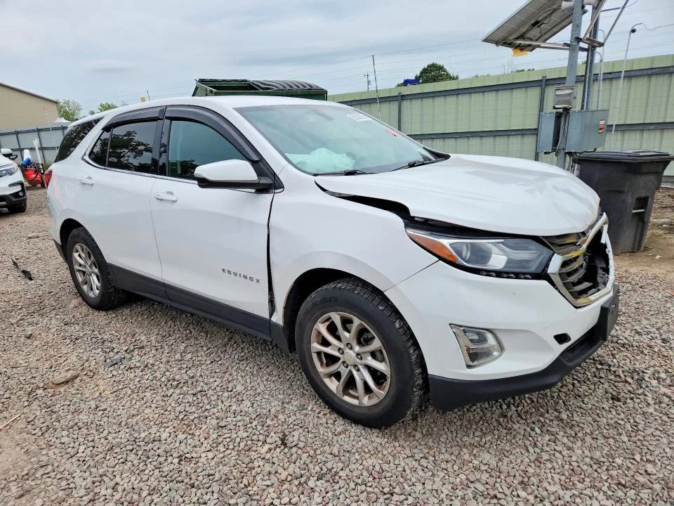 3GNAXSEV5JL104334 — 2018 CHEVROLET EQUINOX photo 4