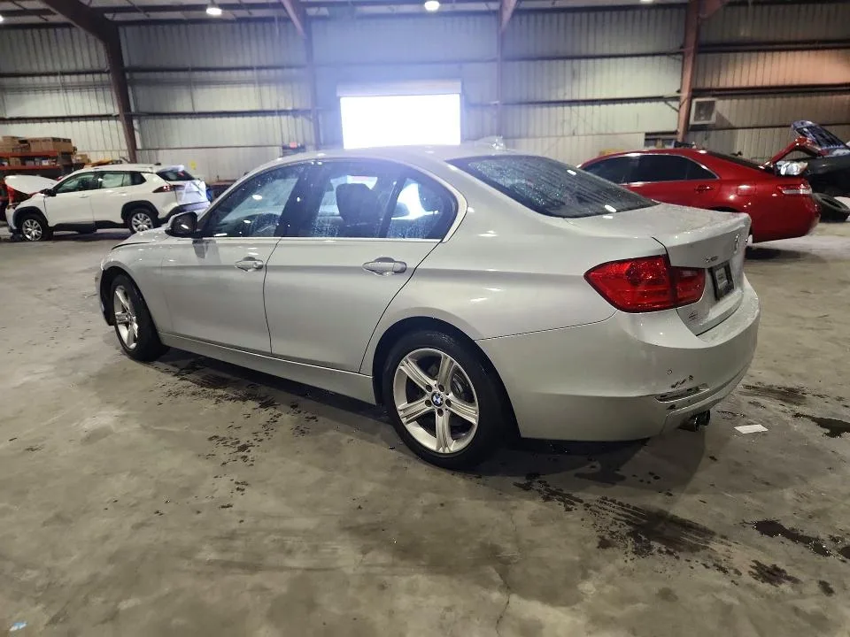 WBA3B3G57FNR85514 — 2015 BMW 328 photo 2