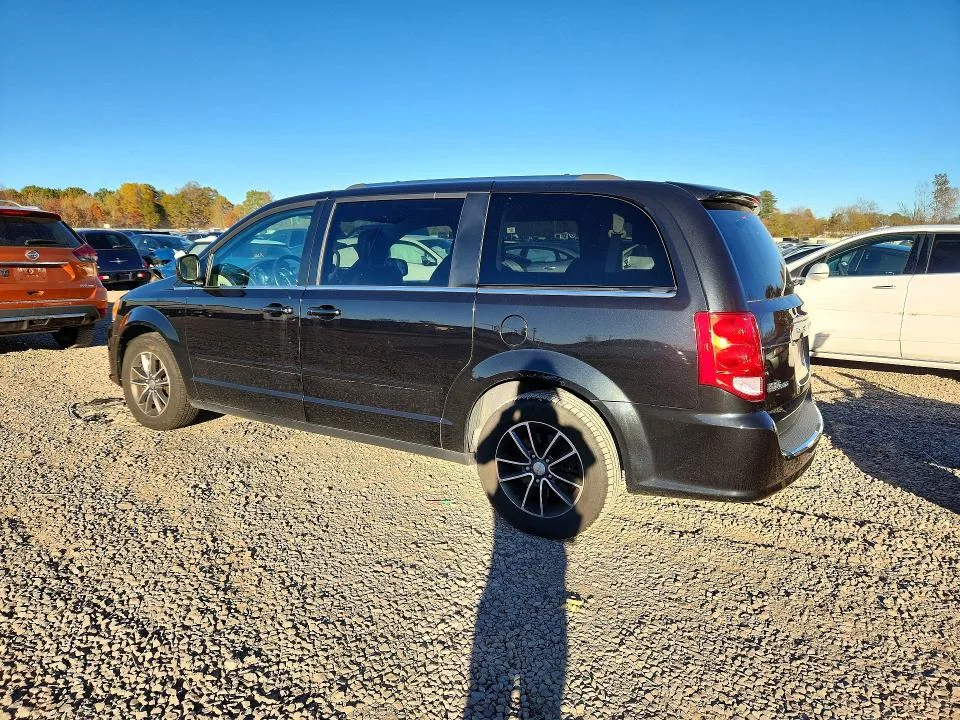 2C4RDGCG5HR631728 — 2017 DODGE GRAND CARAVAN photo 2