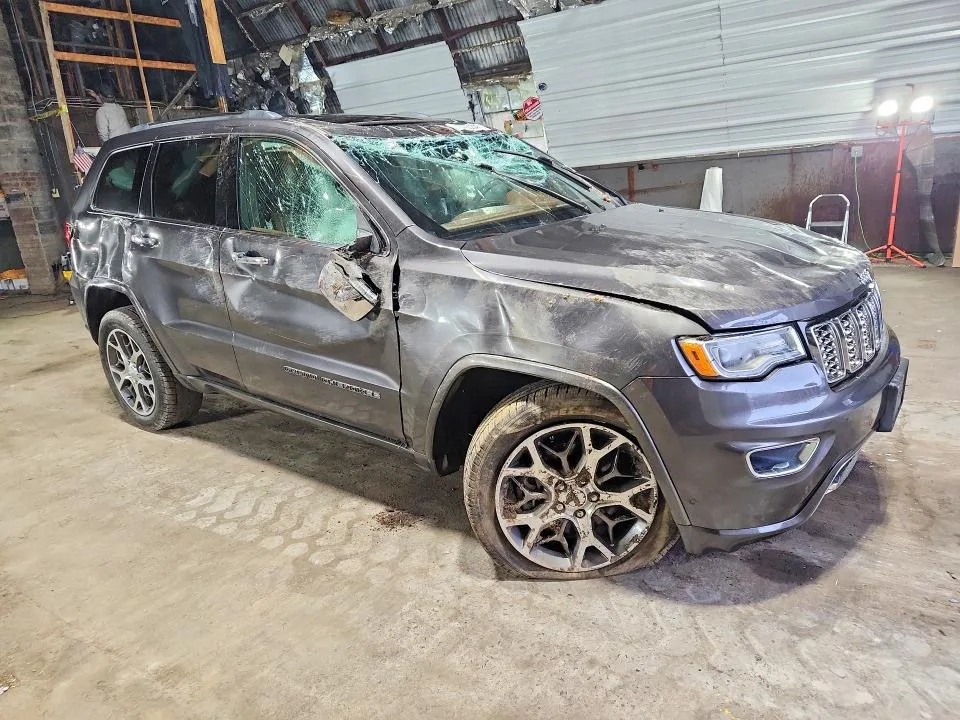 1J4HR582X6C360339 — 2021 JEEP GRAND CHEROKEE photo 4