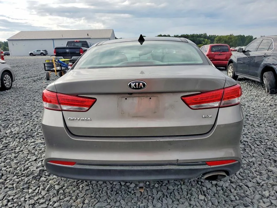 5XXGU4L34JG248297 — 2018 KIA OPTIMA photo 6