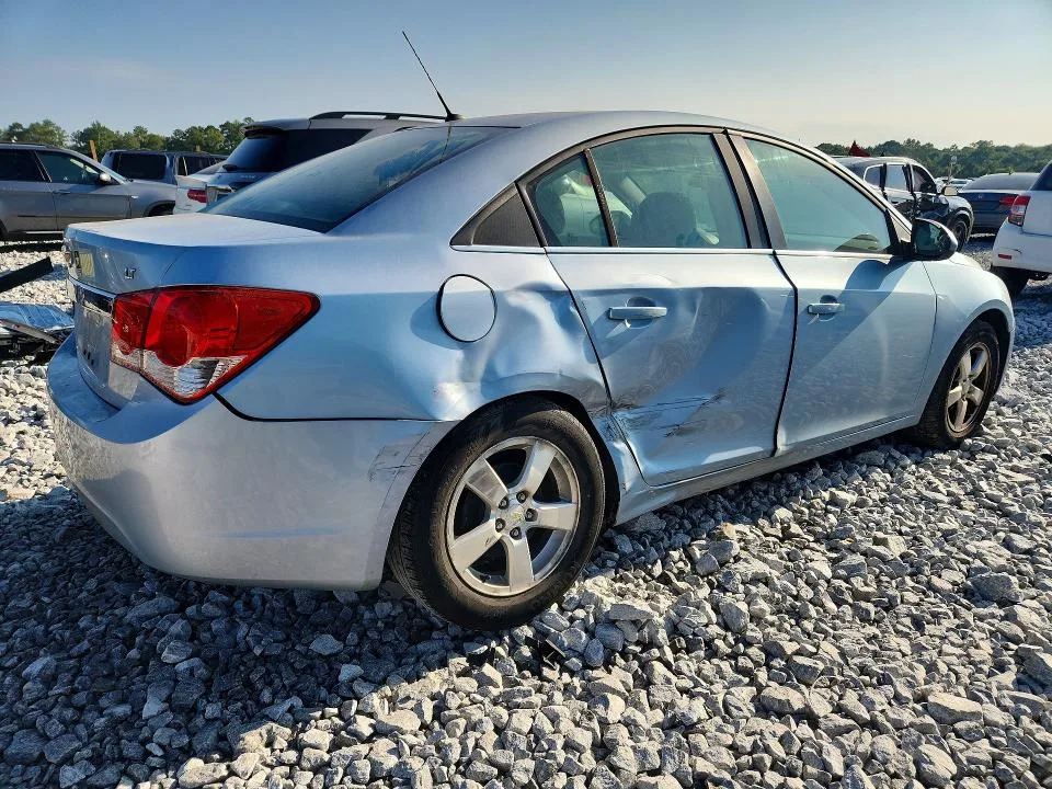 1G1PE5S92B7246995 — 2011 CHEVROLET CRUZE photo 3
